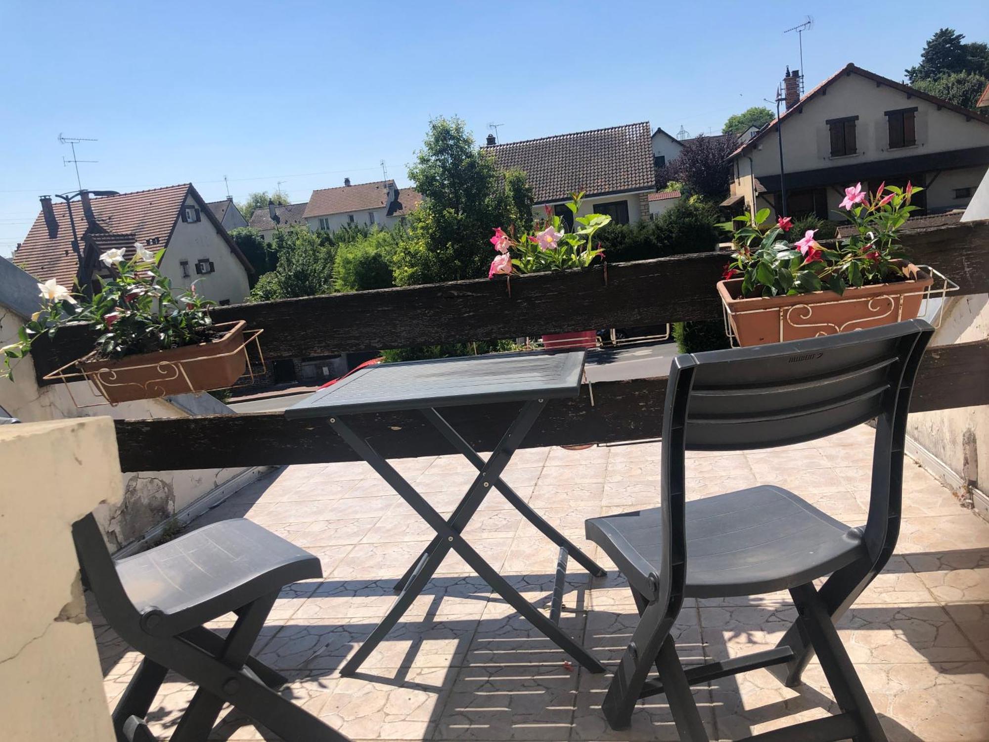 Chelles - Paris - Disneyland Marne La Vallee Екстериор снимка